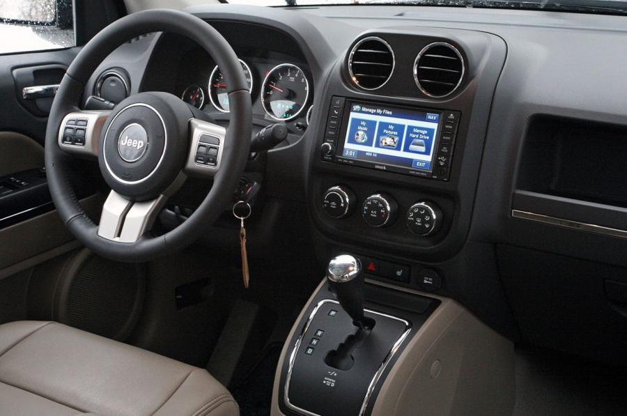  Jeep Compass Limited 2011 года  (фото 24 из 51)